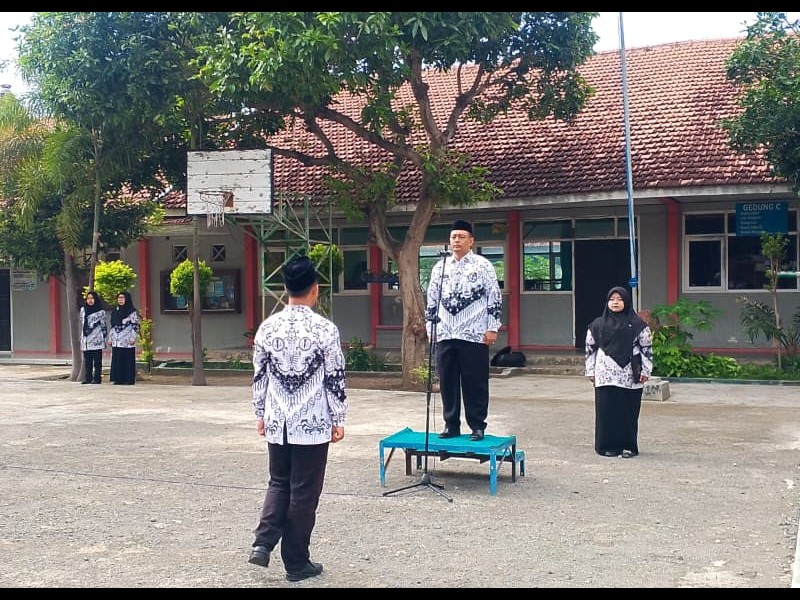 Upacara Peringatan Hari Guru Nasional
